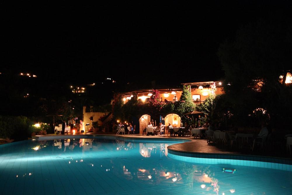 Hotel Don Diego Loiri Porto San Paolo Exterior foto